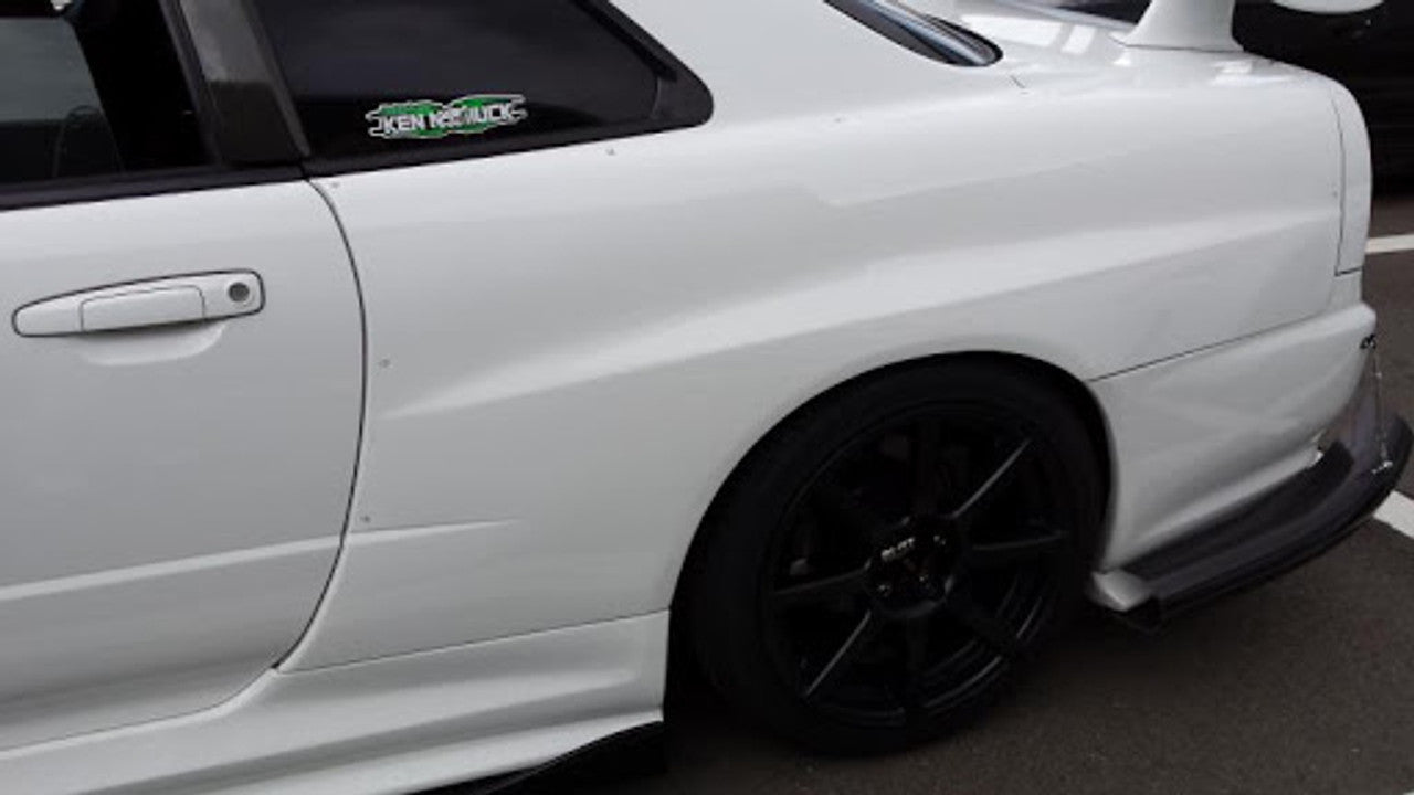 URAS Type R Rear Wide Fenders (99-02 R34)