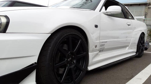URAS Type R Front Wide Fenders (99-02 R34)