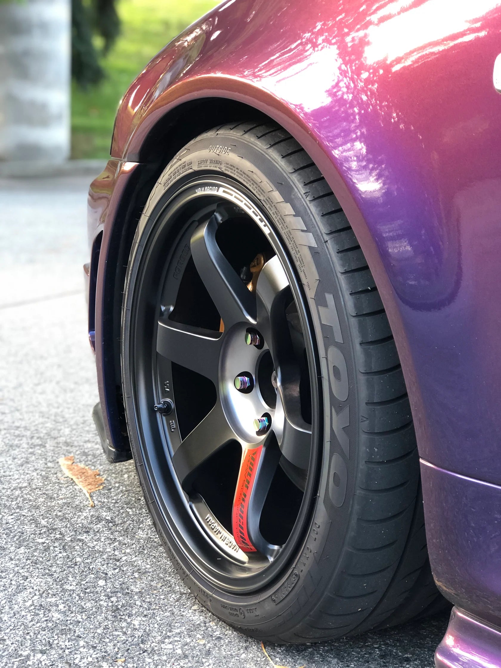 MOMENTUM MOTORING 48MM 12x1.25 CLOSED COSMIC CHROME
