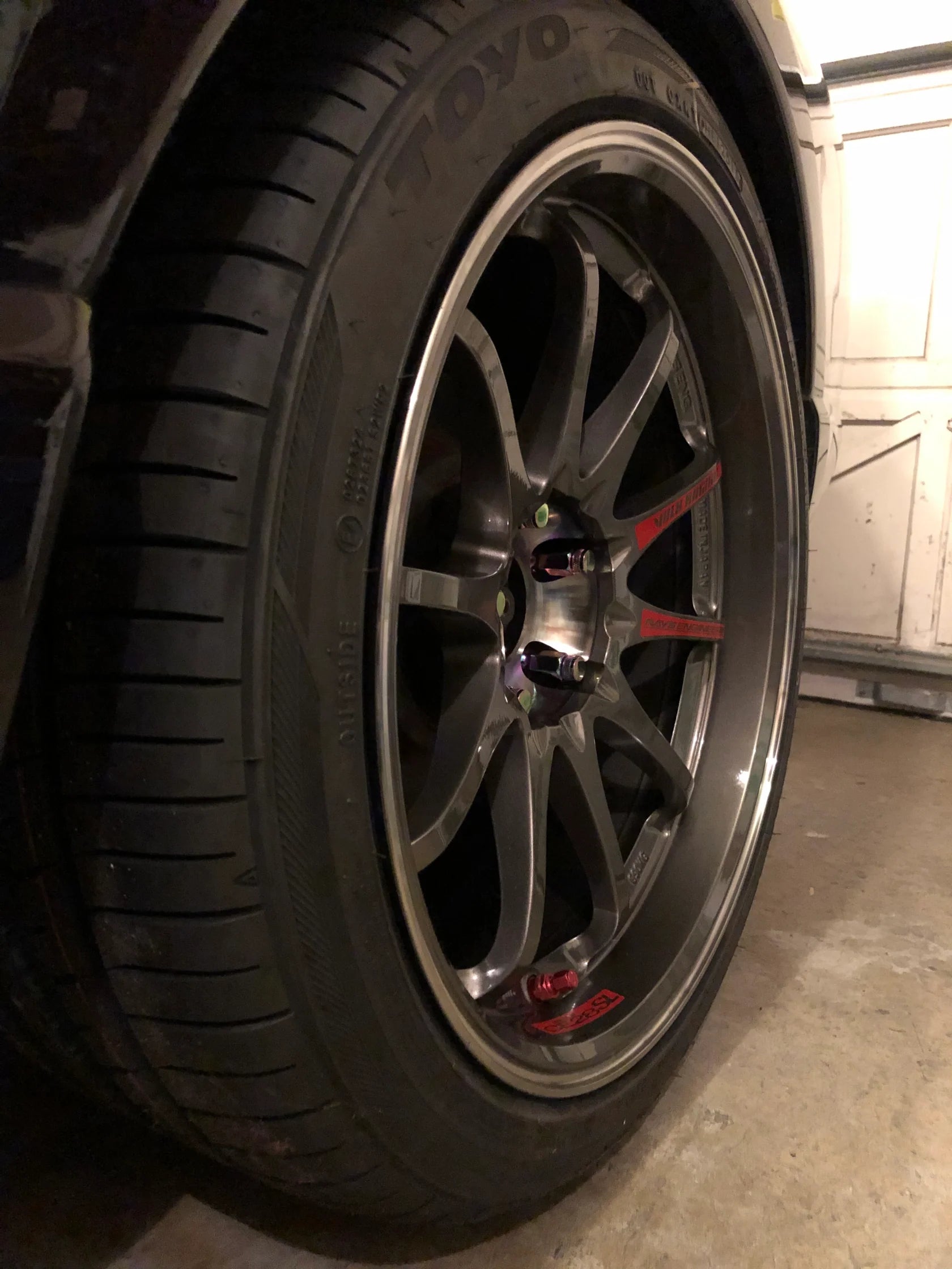 MOMENTUM MOTORING 48MM 12x1.25 CLOSED COSMIC CHROME