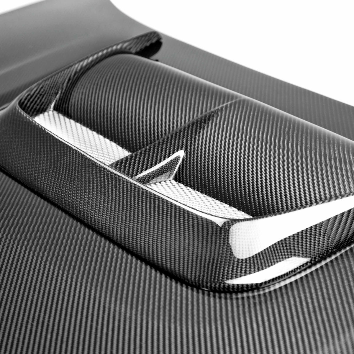 Seibon CW-Style Carbon Fiber hood for Subaru WRX/STI GDB (2004-2005)