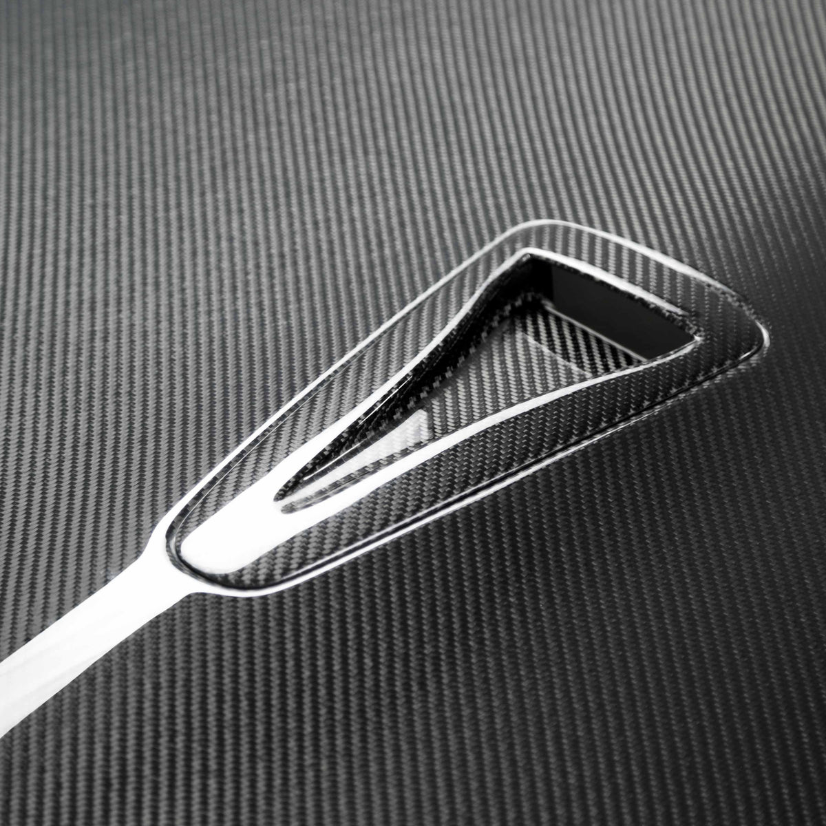 Seibon OEM-Style Carbon Fiber hood for Nissan GT-R R35 (2009-2016)