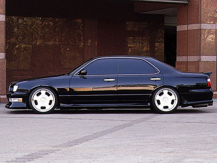 Admiration Type 1 Side Steps (early model) for Nissan Cedric/Gloria Gran Turismo Y33 (1995-1997)